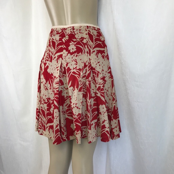 🚫SOLD🚫 NWOT Red Taupe Flower Pleated Flowy Knee - Picture 9 of 9